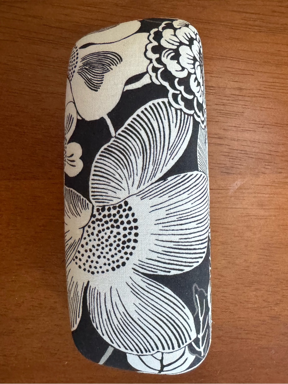 Vera Bradley Hard Clamshell Eyeglass Case Bedford Blooms Retired